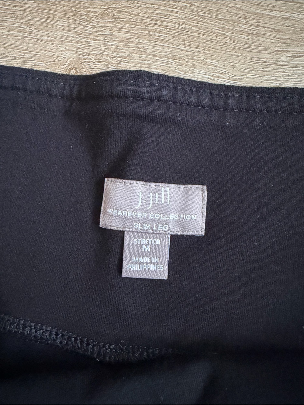 J. Jill Wearever Collection Slim Leg Black Pull On Pants SZ M Stretch Travel - Picture 3 of 5